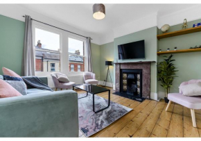 Handsome Family Home Peaceful, Next to Park